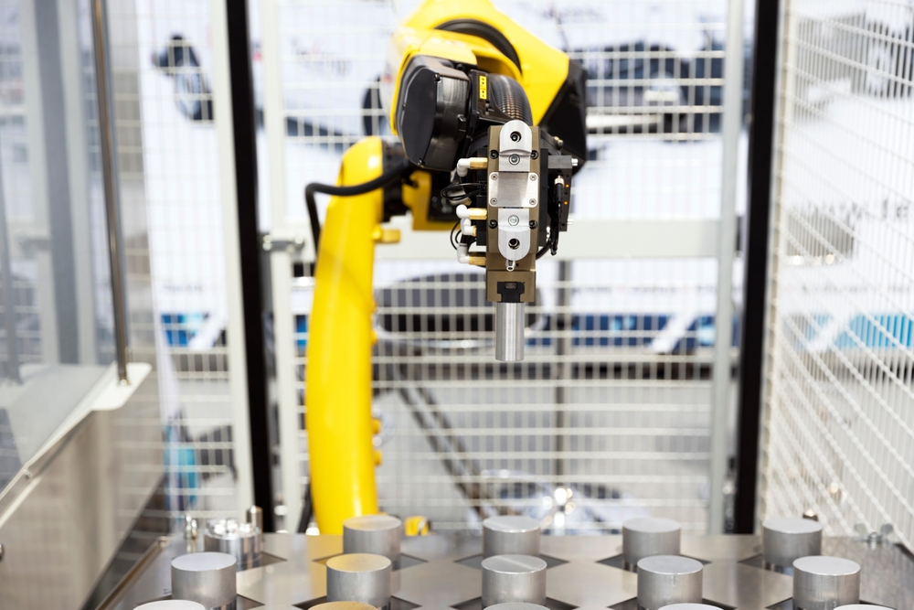 Pick and Place robot in an enclosed tool cell